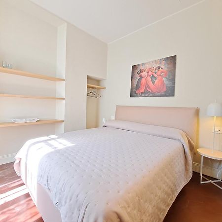 Immobillario - Domus Palmae Apartment โดมาโซ ภายนอก รูปภาพ