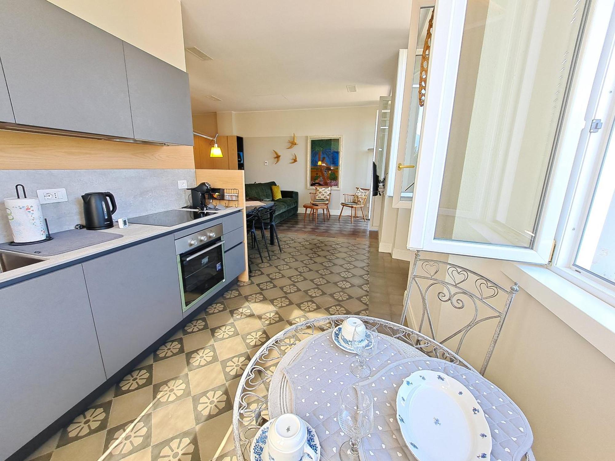 Immobillario - Domus Palmae Apartment โดมาโซ ภายนอก รูปภาพ